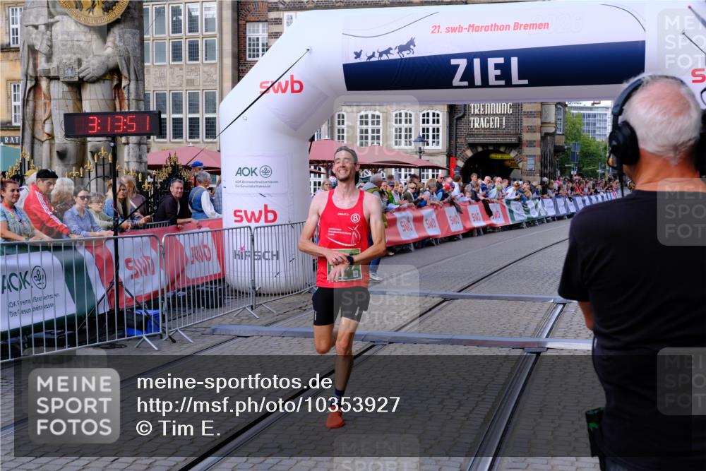13.09.2026 - 21. swb-Marathon Bremen Tim E. http://msf.ph/oto/10353927 13.09.2026 12:44:39 Ziel 2044, 6507 meine-sportfotos.de