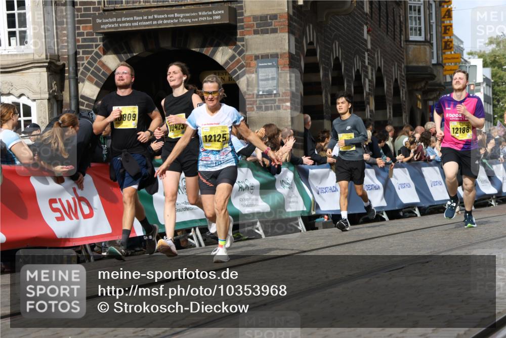 13.09.2026 - 21. swb-Marathon Bremen Strokosch-Dieckow http://msf.ph/oto/10353968 13.09.2026 10:55:49 Ziel 10203, 10256, 10297, 10379, 10529, 10725, 10788, 10881, 11377, 11414, 11557, 11748, 11862, 11941, 11975, 11977, 12030, 12150, 12218, 12258, 12348, 10298, 10690, 10703, 11790, 11972, 12061, 12143, 12484, 13565 meine-sportfotos.de