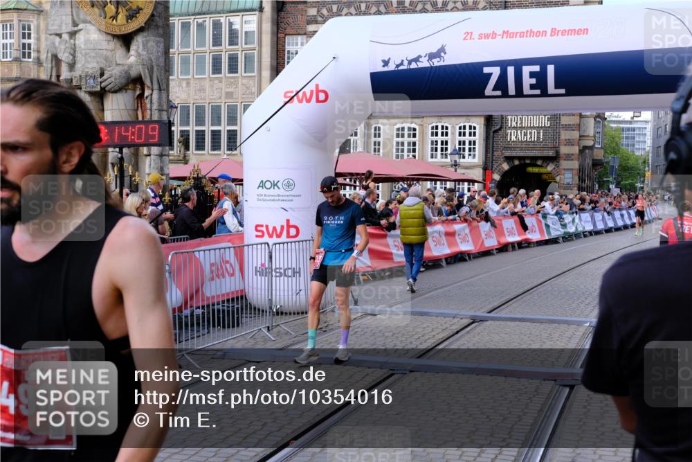 13.09.2026 - 21. swb-Marathon Bremen Tim E. http://msf.ph/oto/10354016 13.09.2026 12:44:58 Ziel 289, 6485 meine-sportfotos.de