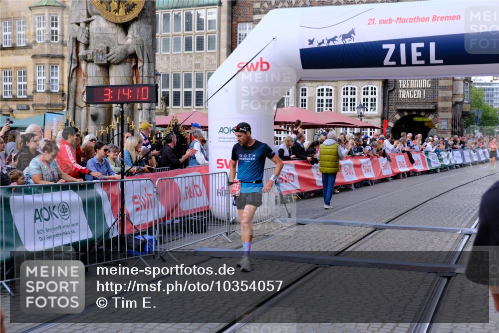 13.09.2026 - 21. swb-Marathon Bremen Tim E. http://msf.ph/oto/10354057 13.09.2026 12:44:58 Ziel 289, 6485 meine-sportfotos.de