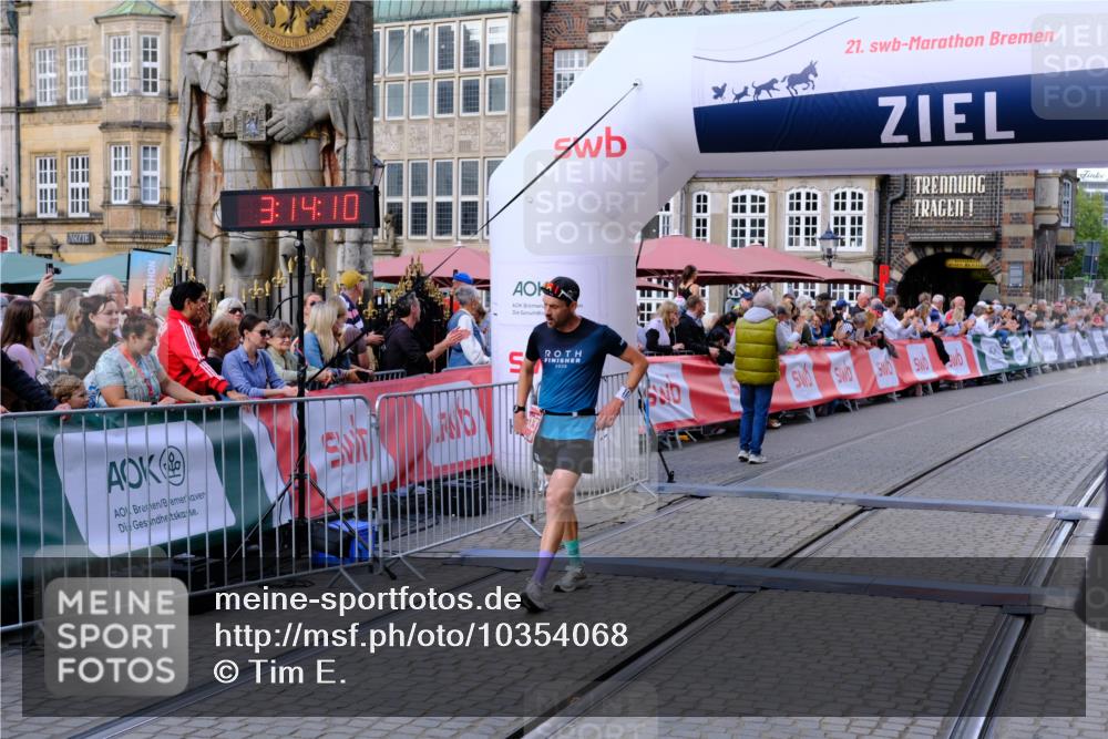 13.09.2026 - 21. swb-Marathon Bremen Tim E. http://msf.ph/oto/10354068 13.09.2026 12:44:58 Ziel 289, 6485 meine-sportfotos.de