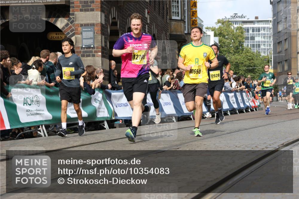 13.09.2026 - 21. swb-Marathon Bremen Strokosch-Dieckow http://msf.ph/oto/10354083 13.09.2026 10:55:51 Ziel 10203, 10256, 10297, 10379, 10423, 10529, 10725, 10788, 10809, 10881, 11377, 11414, 11557, 11748, 11862, 11941, 11975, 11977, 12030, 12125, 12150, 12188, 12218, 12258, 12348, 10298, 10690, 10703, 11790, 11972, 12061, 12484, 13565 meine-sportfotos.de