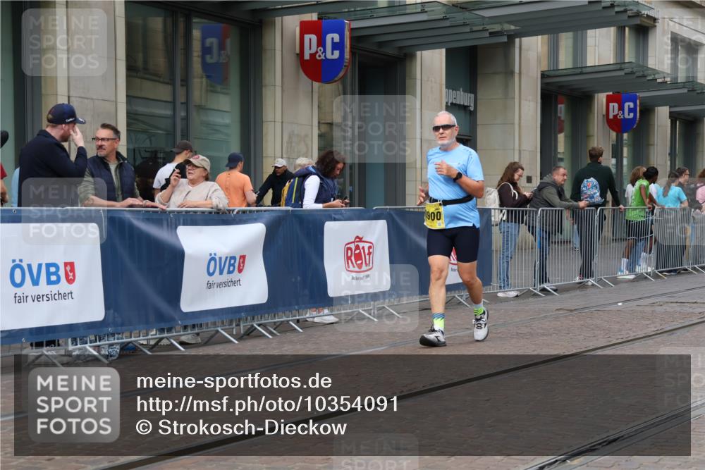 13.09.2026 - 21. swb-Marathon Bremen Strokosch-Dieckow http://msf.ph/oto/10354091 13.09.2026 11:15:29 Ziel 10474, 10572, 10900, 11217, 11307, 11504, 11549, 11778, 11897, 11940, 12046, 12137, 10606, 11424, 11504 meine-sportfotos.de
