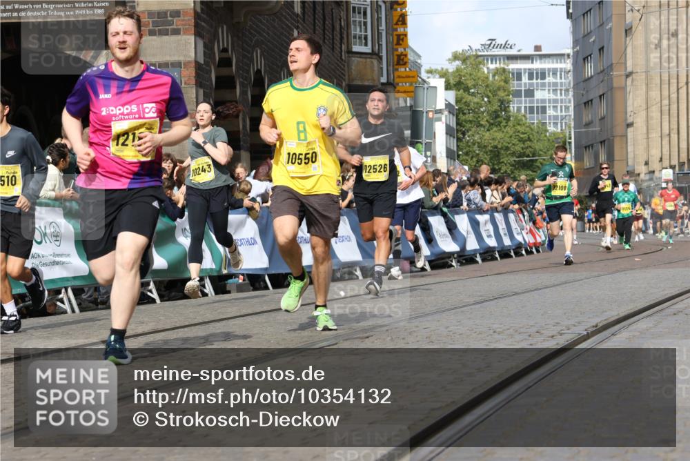 13.09.2026 - 21. swb-Marathon Bremen Strokosch-Dieckow http://msf.ph/oto/10354132 13.09.2026 10:55:52 Ziel 10203, 10256, 10297, 10379, 10423, 10529, 10550, 10725, 10788, 10809, 10881, 11377, 11414, 11557, 11748, 11862, 11941, 11975, 11977, 12030, 12125, 12150, 12188, 12218, 12258, 12348, 10298, 10690, 10703, 10949, 11219, 11790, 11972, 12061, 12476, 12484, 13565 meine-sportfotos.de
