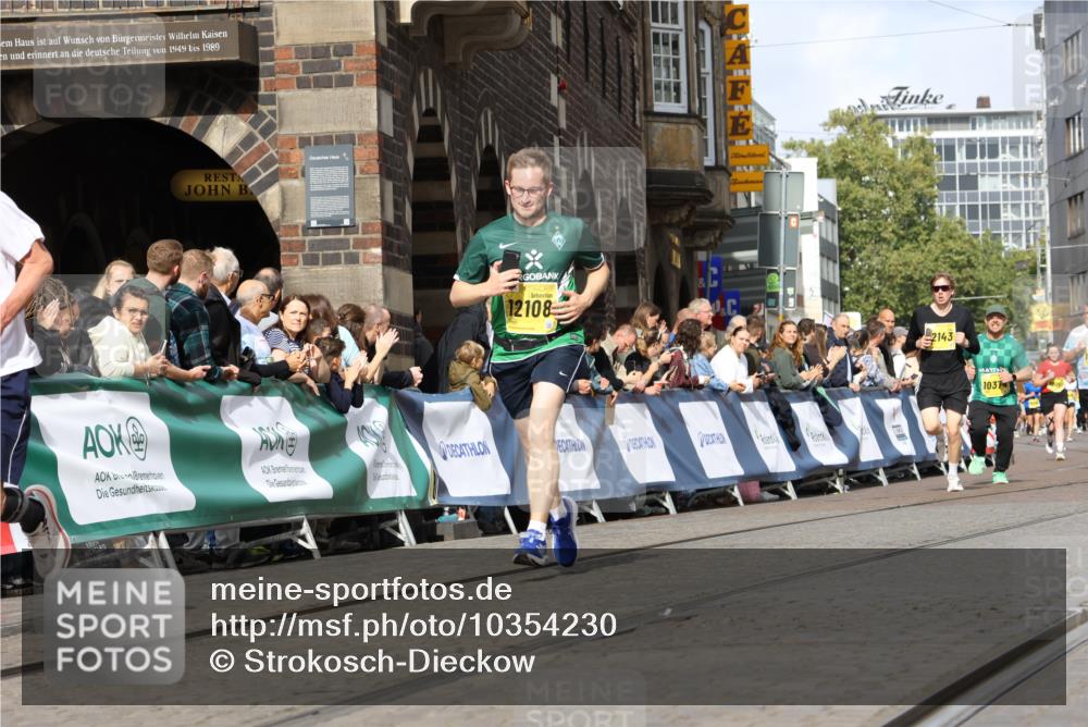 13.09.2026 - 21. swb-Marathon Bremen Strokosch-Dieckow http://msf.ph/oto/10354230 13.09.2026 10:55:56 Ziel 10203, 10243, 10256, 10297, 10379, 10423, 10529, 10550, 10788, 10809, 10881, 10952, 11377, 11414, 11510, 11557, 11748, 11862, 11941, 11975, 11977, 12030, 12125, 12150, 12188, 12348, 10246, 10298, 10365, 10690, 10949, 10957, 10960, 11219, 11782, 11790, 11972, 12061, 12476, 13565 meine-sportfotos.de