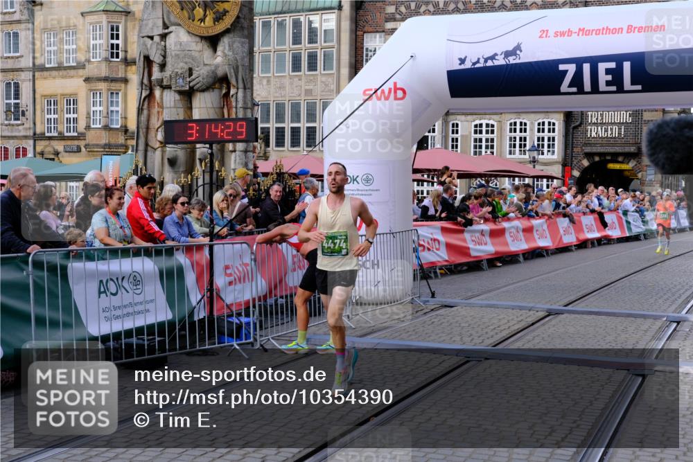 13.09.2026 - 21. swb-Marathon Bremen Tim E. http://msf.ph/oto/10354390 13.09.2026 12:45:18 Ziel 322, 814, 1187, 1840, 4474, 8285 meine-sportfotos.de