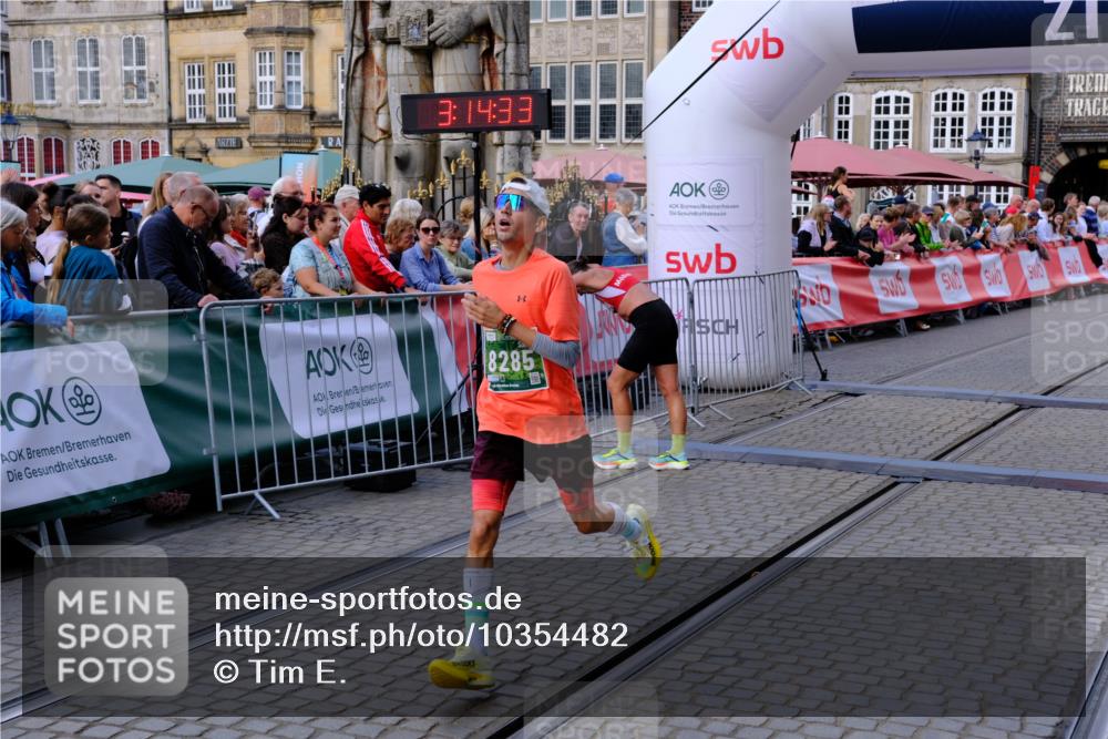 13.09.2026 - 21. swb-Marathon Bremen Tim E. http://msf.ph/oto/10354482 13.09.2026 12:45:22 Ziel 322, 814, 1187, 1544, 1840, 4474, 8285 meine-sportfotos.de
