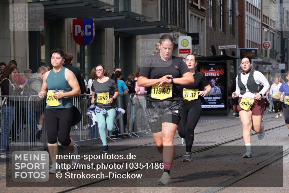 13.09.2026 - 21. swb-Marathon Bremen Strokosch-Dieckow http://msf.ph/oto/10354486 13.09.2026 11:15:49 Ziel 10474, 10665, 11026, 11081, 11139, 11181, 11200, 11217, 11264, 11385, 11448, 11549, 11573, 11613, 11768, 11940, 12046, 12151, 12306, 12539, 13508, 10572, 10900, 11307, 11504, 11778, 11897, 11940, 12137 meine-sportfotos.de