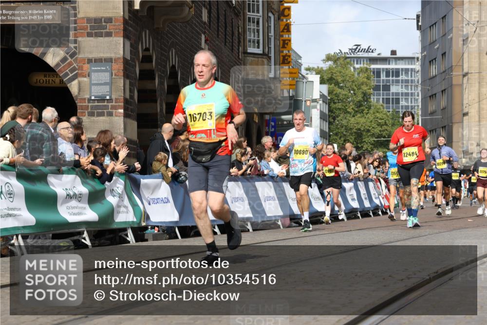 13.09.2026 - 21. swb-Marathon Bremen Strokosch-Dieckow http://msf.ph/oto/10354516 13.09.2026 10:56:02 Ziel 10203, 10243, 10297, 10374, 10379, 10423, 10529, 10550, 10788, 10809, 10881, 10952, 11377, 11510, 11557, 11748, 11862, 11975, 12030, 12108, 12125, 12143, 12150, 12188, 12348, 10246, 10365, 10443, 10699, 10949, 10957, 10960, 11219, 11280, 11570, 11693, 11782, 12452, 12476 meine-sportfotos.de