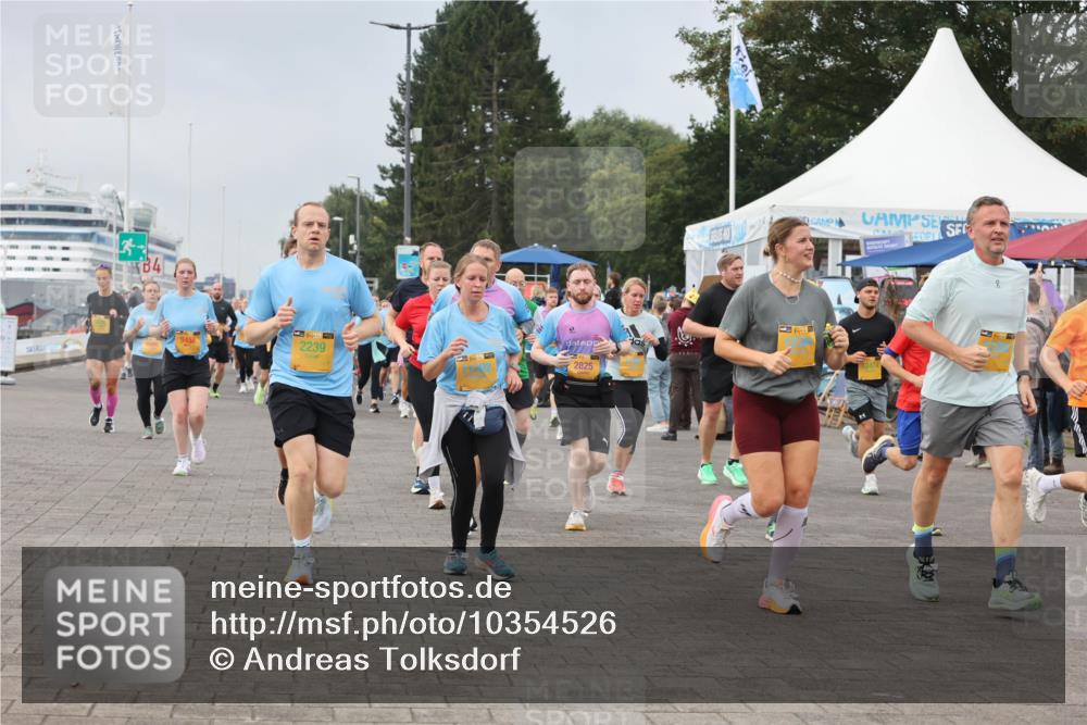 13.09.2026 - Kiel Lauf Andreas Tolksdorf http://msf.ph/oto/10354526 13.09.2026 09:57:49 Kiellinie 13, 4, 9458, 2239, 2825 meine-sportfotos.de