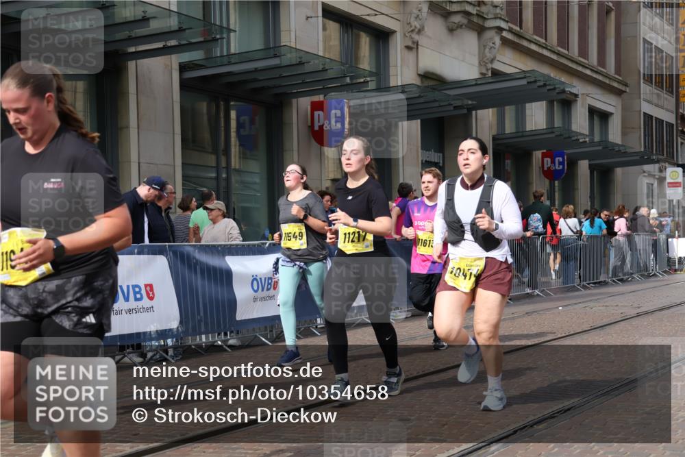 13.09.2026 - 21. swb-Marathon Bremen Strokosch-Dieckow http://msf.ph/oto/10354658 13.09.2026 11:15:52 Ziel 10474, 10665, 11026, 11081, 11139, 11181, 11200, 11217, 11264, 11385, 11448, 11549, 11573, 11613, 11768, 12046, 12057, 12151, 12306, 12539, 13508, 10474, 10572, 10900, 11307, 11504, 11778, 11897, 11940, 12137 meine-sportfotos.de