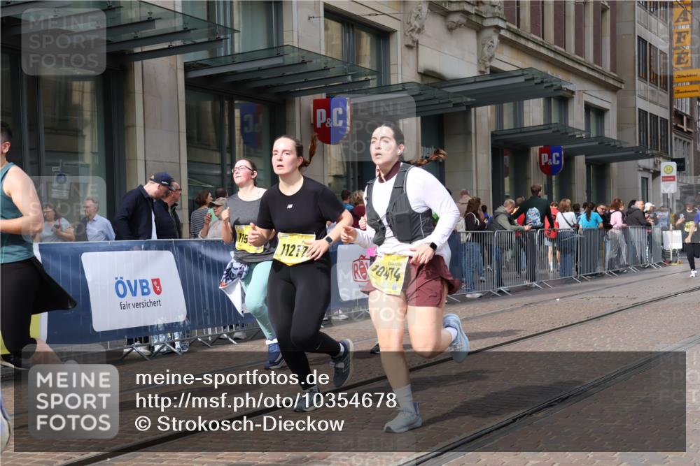 13.09.2026 - 21. swb-Marathon Bremen Strokosch-Dieckow http://msf.ph/oto/10354678 13.09.2026 11:15:53 Ziel 10665, 11026, 11081, 11139, 11181, 11200, 11217, 11264, 11385, 11448, 11549, 11573, 11613, 11768, 12046, 12057, 12151, 12306, 12539, 13508, 10474, 10572, 10900, 11217, 11307, 11504, 11549, 11778, 11897, 11940, 12046, 12137 meine-sportfotos.de