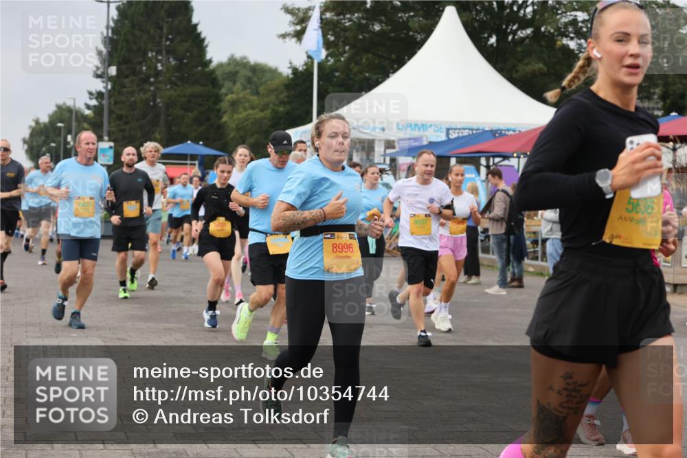 13.09.2026 - Kiel Lauf Andreas Tolksdorf http://msf.ph/oto/10354744 13.09.2026 09:57:56 Kiellinie 8610, 5651, 38, 8996, 8037, 5636 meine-sportfotos.de
