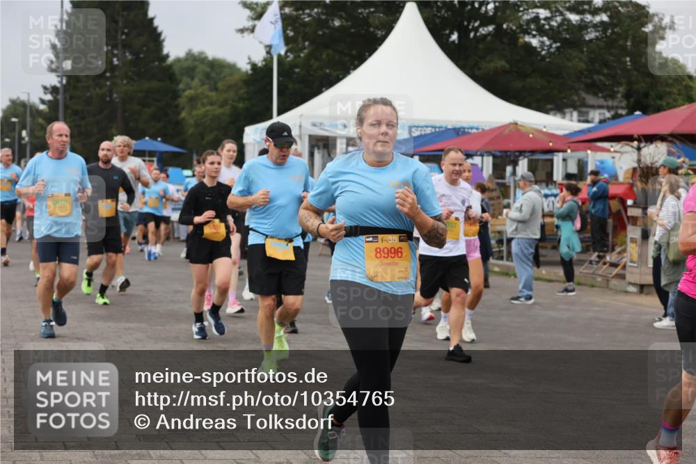 13.09.2026 - Kiel Lauf Andreas Tolksdorf http://msf.ph/oto/10354765 13.09.2026 09:57:56 Kiellinie 8610, 38, 8996, 037 meine-sportfotos.de