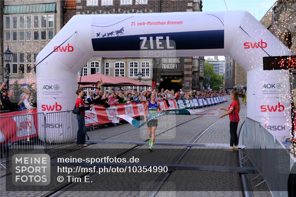13.09.2026 - 21. swb-Marathon Bremen Tim E. http://msf.ph/oto/10354990 13.09.2026 12:46:33 Ziel 103, 1352, 8044 meine-sportfotos.de