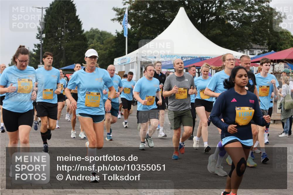 13.09.2026 - Kiel Lauf Andreas Tolksdorf http://msf.ph/oto/10355051 13.09.2026 09:58:06 Kiellinie 2081, 38, 10995, 38, 12122, 2357, 2510, 38, 11614, 5992 meine-sportfotos.de