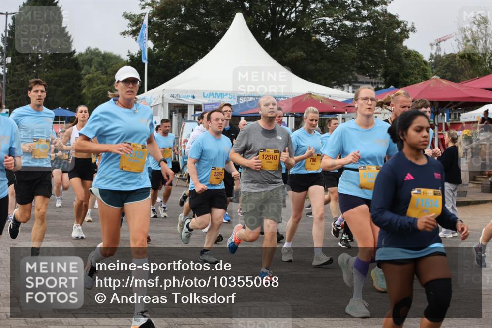 13.09.2026 - Kiel Lauf Andreas Tolksdorf http://msf.ph/oto/10355068 13.09.2026 09:58:06 Kiellinie 39, 10995, 2357, 38, 12510, 708, 391, 1167, 1, 39, 11614 meine-sportfotos.de