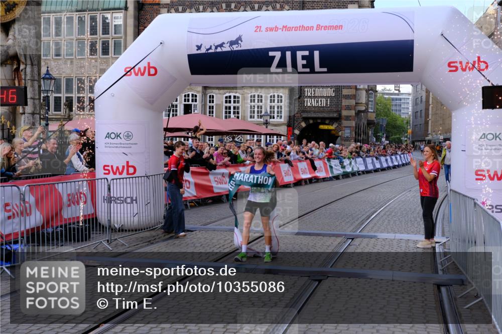 13.09.2026 - 21. swb-Marathon Bremen Tim E. http://msf.ph/oto/10355086 13.09.2026 12:46:35 Ziel 103, 1352, 8044 meine-sportfotos.de