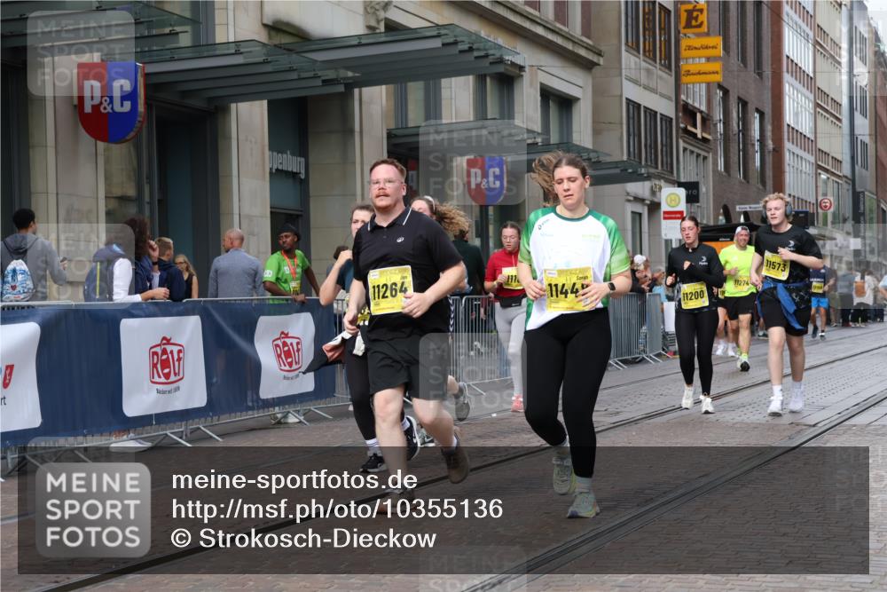 13.09.2026 - 21. swb-Marathon Bremen Strokosch-Dieckow http://msf.ph/oto/10355136 13.09.2026 11:16:04 Ziel 10242, 11026, 11081, 11139, 11181, 11200, 11264, 11274, 11385, 11448, 11573, 12057, 12102, 12151, 12539, 13508, 10474, 10665, 10900, 11217, 11307, 11549, 11613, 11768, 11778, 11897, 11940, 12046, 12306 meine-sportfotos.de