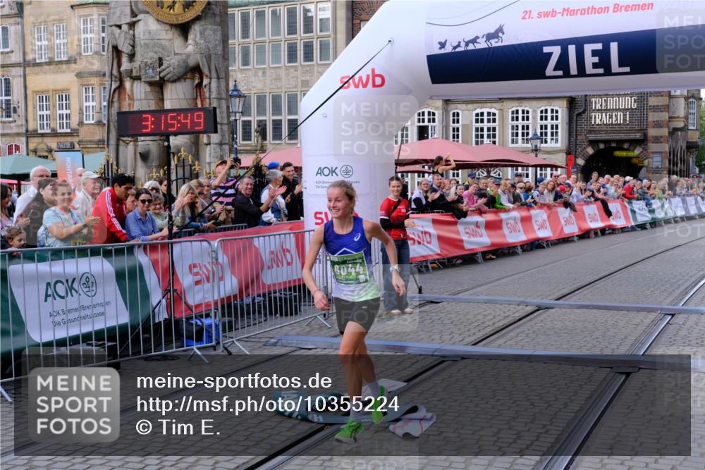 13.09.2026 - 21. swb-Marathon Bremen Tim E. http://msf.ph/oto/10355224 13.09.2026 12:46:38 Ziel 103, 1253, 1352, 1525, 8044 meine-sportfotos.de