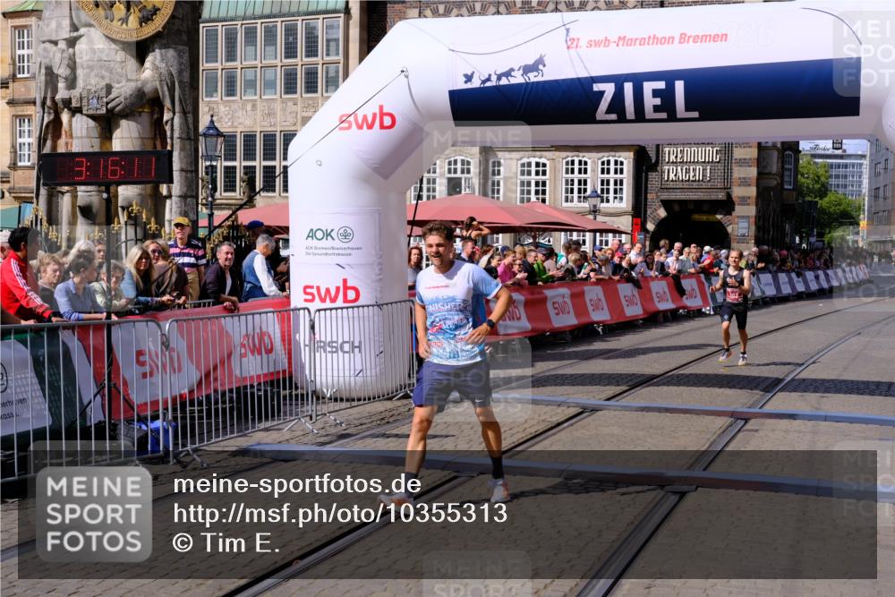 13.09.2026 - 21. swb-Marathon Bremen Tim E. http://msf.ph/oto/10355313 13.09.2026 12:47:00 Ziel 238, 574, 841, 1391 meine-sportfotos.de