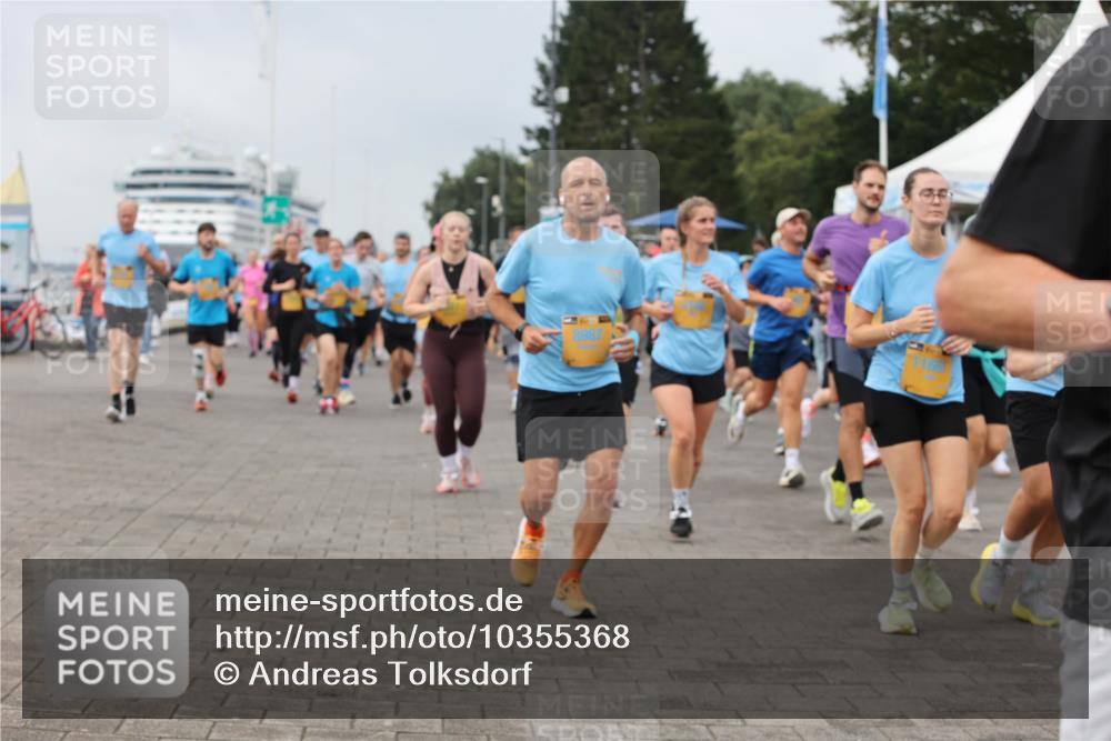 13.09.2026 - Kiel Lauf Andreas Tolksdorf http://msf.ph/oto/10355368 13.09.2026 09:58:25 Kiellinie 8987 meine-sportfotos.de