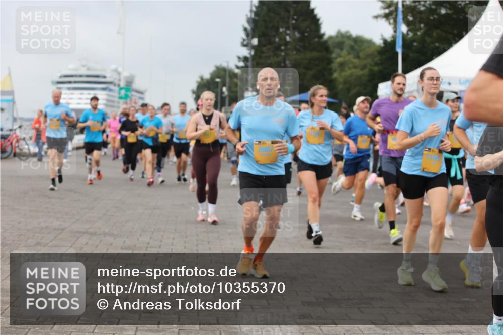 13.09.2026 - Kiel Lauf Andreas Tolksdorf http://msf.ph/oto/10355370 13.09.2026 09:58:25 Kiellinie 8987 meine-sportfotos.de