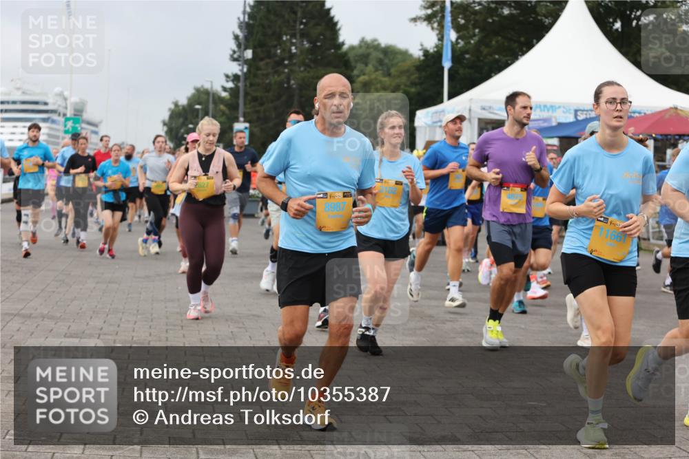13.09.2026 - Kiel Lauf Andreas Tolksdorf http://msf.ph/oto/10355387 13.09.2026 09:58:25 Kiellinie 2627, 38, 8987, 38, 11661 meine-sportfotos.de