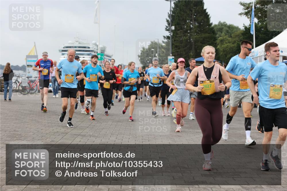 13.09.2026 - Kiel Lauf Andreas Tolksdorf http://msf.ph/oto/10355433 13.09.2026 09:58:27 Kiellinie 38, 2627, 1222, 38, 5600 meine-sportfotos.de