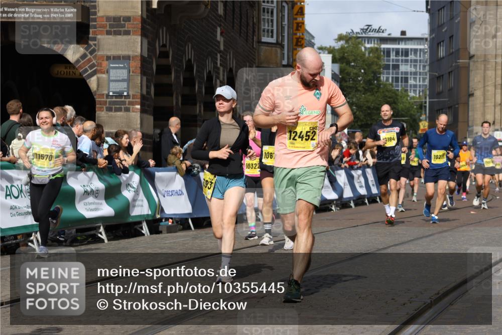 13.09.2026 - 21. swb-Marathon Bremen Strokosch-Dieckow http://msf.ph/oto/10355445 13.09.2026 10:56:26 Ziel 10246, 10298, 10365, 10443, 10690, 10699, 10949, 10957, 10960, 11219, 11280, 11782, 11790, 11972, 12061, 12476, 12484, 13565, 10240, 10356, 10372, 10540, 10721, 10824, 10936, 11064, 11069, 11349, 11407, 11474, 11601, 11844, 11855, 11871, 11911, 11996, 12543 meine-sportfotos.de