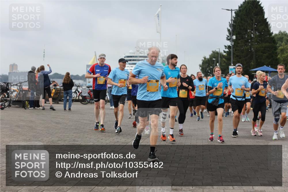 13.09.2026 - Kiel Lauf Andreas Tolksdorf http://msf.ph/oto/10355482 13.09.2026 09:58:28 Kiellinie 38, 5698, 7266, 340 meine-sportfotos.de