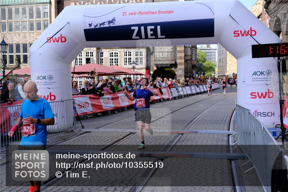 13.09.2026 - 21. swb-Marathon Bremen Tim E. http://msf.ph/oto/10355519 13.09.2026 12:47:19 Ziel 649, 7741 meine-sportfotos.de