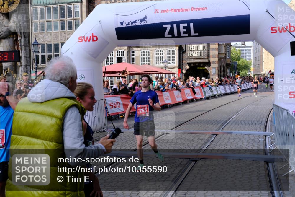 13.09.2026 - 21. swb-Marathon Bremen Tim E. http://msf.ph/oto/10355590 13.09.2026 12:47:20 Ziel 649, 7741 meine-sportfotos.de