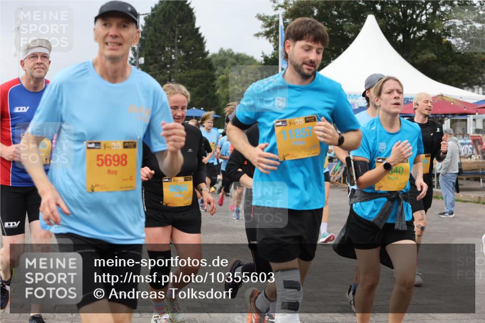 13.09.2026 - Kiel Lauf Andreas Tolksdorf http://msf.ph/oto/10355603 13.09.2026 09:58:31 Kiellinie 5698, 38, 686, 4, 38, 118573, 340 meine-sportfotos.de