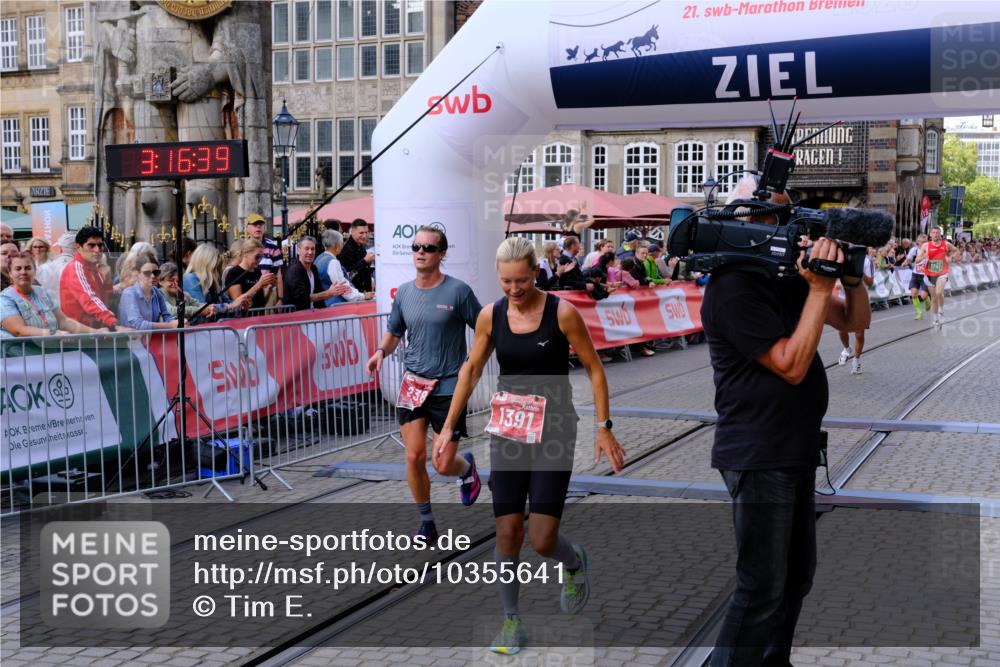13.09.2026 - 21. swb-Marathon Bremen Tim E. http://msf.ph/oto/10355641 13.09.2026 12:47:27 Ziel 649, 7741 meine-sportfotos.de