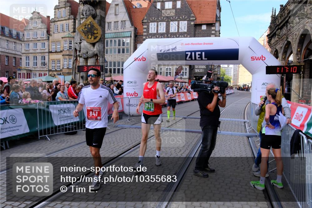 13.09.2026 - 21. swb-Marathon Bremen Tim E. http://msf.ph/oto/10355683 13.09.2026 12:47:32 Ziel 649, 7741 meine-sportfotos.de
