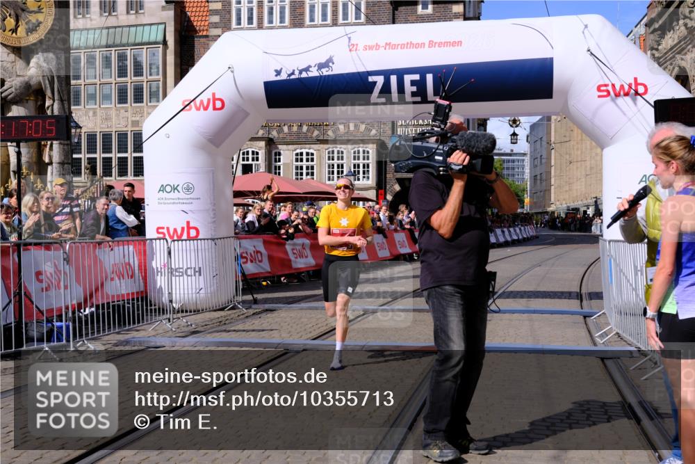 13.09.2026 - 21. swb-Marathon Bremen Tim E. http://msf.ph/oto/10355713 13.09.2026 12:47:54 Ziel 420, 991, 1161, 1783 meine-sportfotos.de
