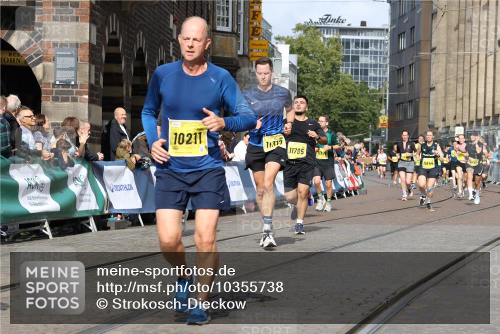 13.09.2026 - 21. swb-Marathon Bremen Strokosch-Dieckow http://msf.ph/oto/10355738 13.09.2026 10:56:31 Ziel 10184, 10211, 10246, 10298, 10322, 10365, 10443, 10670, 10699, 10949, 10957, 10960, 11219, 11280, 11570, 11693, 11782, 11790, 12452, 12476, 13565, 10240, 10372, 10486, 10540, 10721, 10771, 10824, 10888, 10936, 11064, 11069, 11349, 11407, 11474, 11601, 11911, 11996, 12543 meine-sportfotos.de