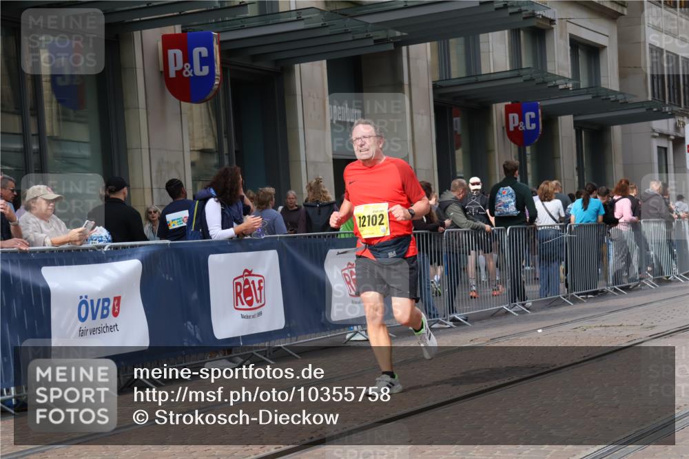 13.09.2026 - 21. swb-Marathon Bremen Strokosch-Dieckow http://msf.ph/oto/10355758 13.09.2026 11:16:27 Ziel 10679, 11456, 11867, 12089, 12102, 12158, 10242, 11026, 11081, 11139, 11181, 11200, 11264, 11274, 11385, 11448, 11573, 11768, 12057, 12151, 12539, 13508 meine-sportfotos.de