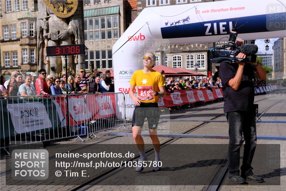 13.09.2026 - 21. swb-Marathon Bremen Tim E. http://msf.ph/oto/10355780 13.09.2026 12:47:55 Ziel 420, 991, 1161, 1783 meine-sportfotos.de