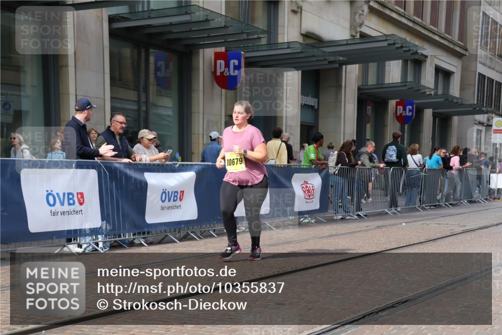 13.09.2026 - 21. swb-Marathon Bremen Strokosch-Dieckow http://msf.ph/oto/10355837 13.09.2026 11:16:35 Ziel 10295, 10679, 10999, 11456, 11461, 11653, 11867, 12089, 12287, 10242, 11181, 11200, 11264, 11274, 11385, 11448, 11573, 12057, 12102, 12158, 12539 meine-sportfotos.de