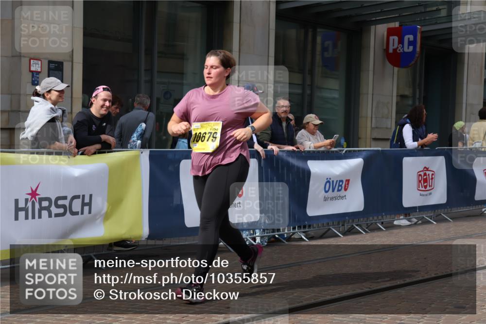 13.09.2026 - 21. swb-Marathon Bremen Strokosch-Dieckow http://msf.ph/oto/10355857 13.09.2026 11:16:36 Ziel 10295, 10679, 10999, 11456, 11461, 11653, 11867, 12089, 12287, 10242, 11181, 11200, 11264, 11274, 11385, 11448, 11573, 12057, 12102, 12158, 12539 meine-sportfotos.de