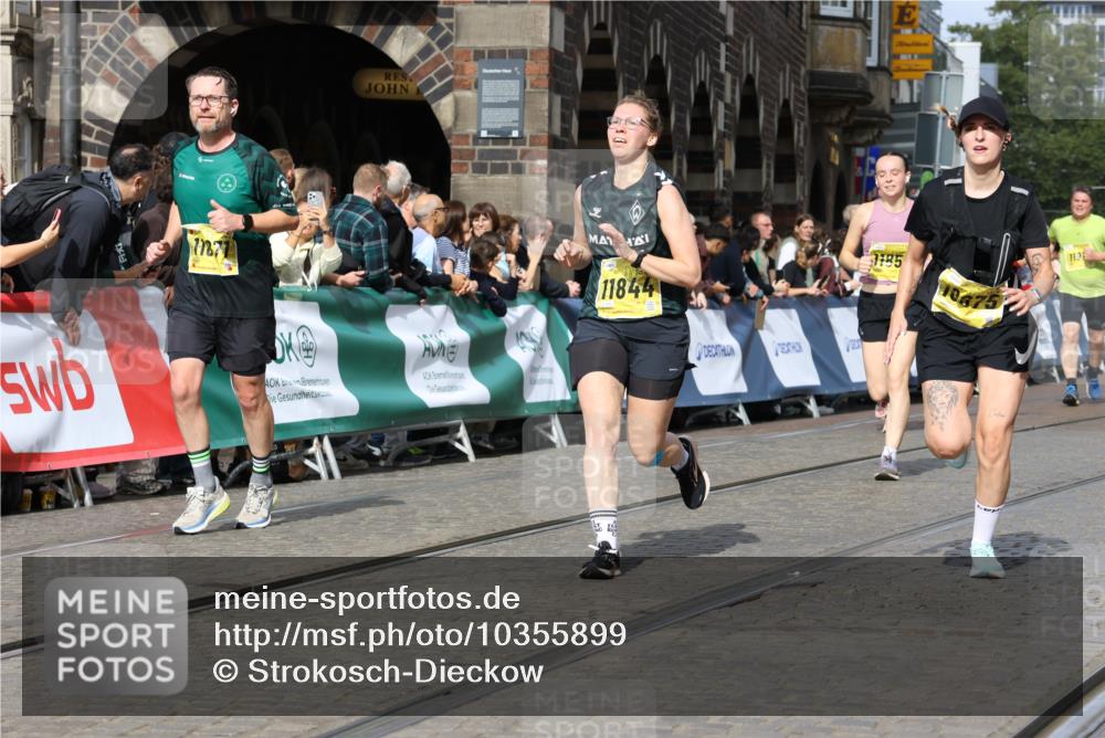 13.09.2026 - 21. swb-Marathon Bremen Strokosch-Dieckow http://msf.ph/oto/10355899 13.09.2026 10:56:38 Ziel 10184, 10211, 10246, 10322, 10365, 10443, 10670, 10675, 10699, 10844, 10949, 10957, 10960, 11219, 11256, 11280, 11317, 11570, 11693, 11782, 11795, 11844, 12452, 12476, 10486, 10540, 10610, 10721, 10771, 10824, 10888, 10936, 11064, 11474, 11601, 11872, 12284, 12434 meine-sportfotos.de