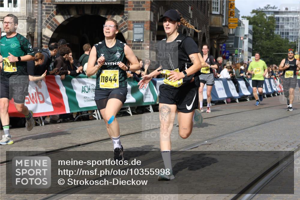 13.09.2026 - 21. swb-Marathon Bremen Strokosch-Dieckow http://msf.ph/oto/10355998 13.09.2026 10:56:38 Ziel 10184, 10211, 10246, 10322, 10365, 10443, 10670, 10675, 10699, 10844, 10949, 10957, 10960, 11219, 11256, 11280, 11317, 11570, 11693, 11782, 11795, 11844, 12452, 12476, 10486, 10540, 10610, 10721, 10771, 10824, 10888, 10936, 11064, 11474, 11601, 11872, 12284, 12434 meine-sportfotos.de