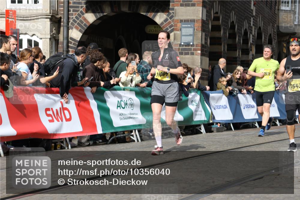 13.09.2026 - 21. swb-Marathon Bremen Strokosch-Dieckow http://msf.ph/oto/10356040 13.09.2026 10:56:41 Ziel 10184, 10211, 10246, 10322, 10356, 10443, 10670, 10675, 10699, 10844, 11256, 11280, 11317, 11570, 11693, 11782, 11795, 11844, 11855, 11871, 12452, 10486, 10610, 10771, 10888, 11000, 11079, 11872, 12284, 12434 meine-sportfotos.de