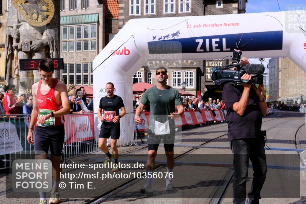 13.09.2026 - 21. swb-Marathon Bremen Tim E. http://msf.ph/oto/10356076 13.09.2026 12:48:55 Ziel 314, 5428 meine-sportfotos.de