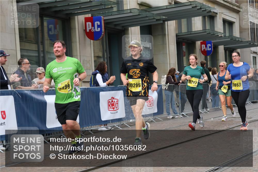 13.09.2026 - 21. swb-Marathon Bremen Strokosch-Dieckow http://msf.ph/oto/10356082 13.09.2026 11:16:46 Ziel 10295, 10335, 10999, 11355, 11461, 11495, 11653, 11672, 11867, 12089, 12101, 12287, 10679, 11274, 11456, 12102, 12158 meine-sportfotos.de