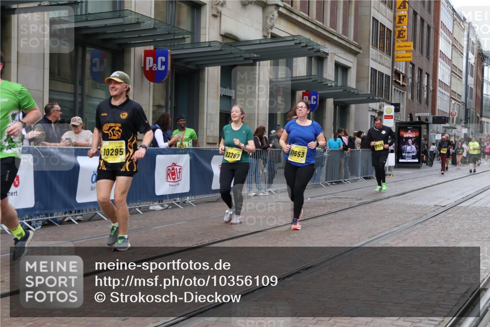 13.09.2026 - 21. swb-Marathon Bremen Strokosch-Dieckow http://msf.ph/oto/10356109 13.09.2026 11:16:47 Ziel 10295, 10335, 10999, 11355, 11461, 11495, 11653, 11672, 11867, 12089, 12101, 12287, 10679, 11274, 11456, 12089, 12102, 12158 meine-sportfotos.de
