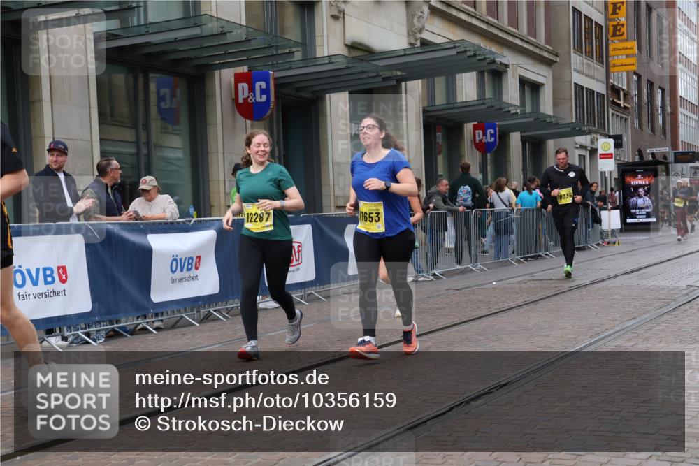 13.09.2026 - 21. swb-Marathon Bremen Strokosch-Dieckow http://msf.ph/oto/10356159 13.09.2026 11:16:48 Ziel 10295, 10335, 10779, 10999, 11355, 11461, 11495, 11653, 11672, 11867, 12101, 12287, 10679, 11274, 11456, 11867, 12089, 12102, 12158 meine-sportfotos.de