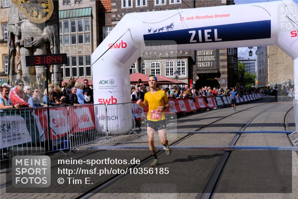 13.09.2026 - 21. swb-Marathon Bremen Tim E. http://msf.ph/oto/10356185 13.09.2026 12:49:33 Ziel  meine-sportfotos.de